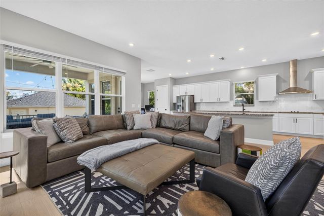 293 18TH AVENUE S, St Petersburg, FL 33705