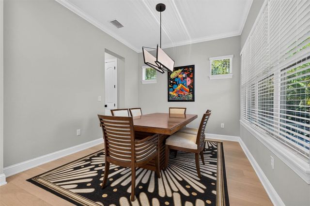 293 18TH AVENUE S, St Petersburg, FL 33705