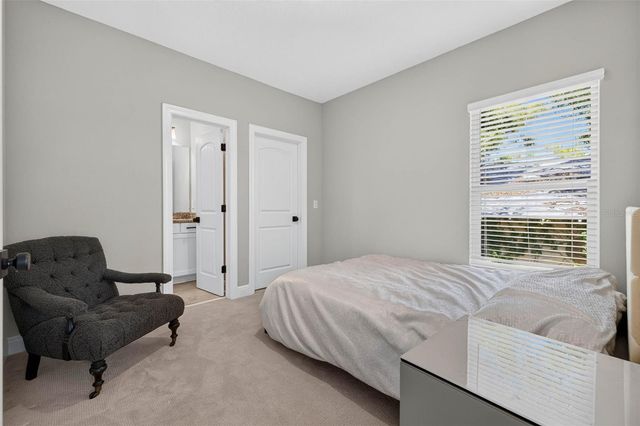 293 18TH AVENUE S, St Petersburg, FL 33705