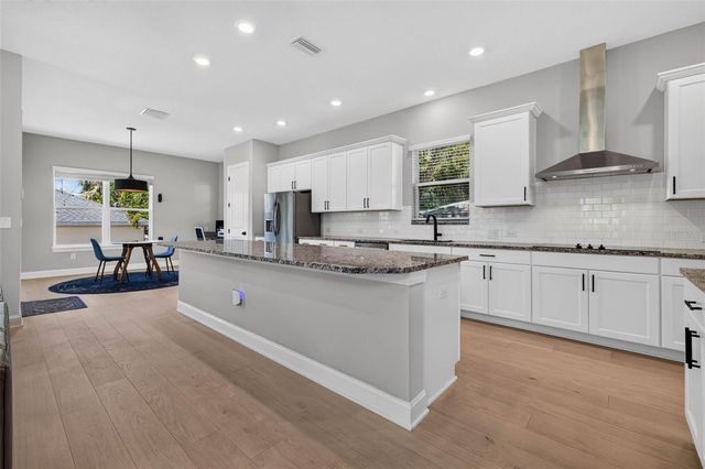 293 18TH AVENUE S, St Petersburg, FL 33705