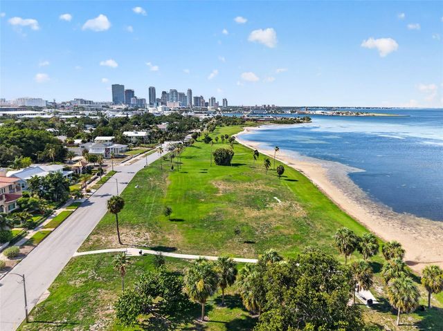 293 18TH AVENUE S, St Petersburg, FL 33705