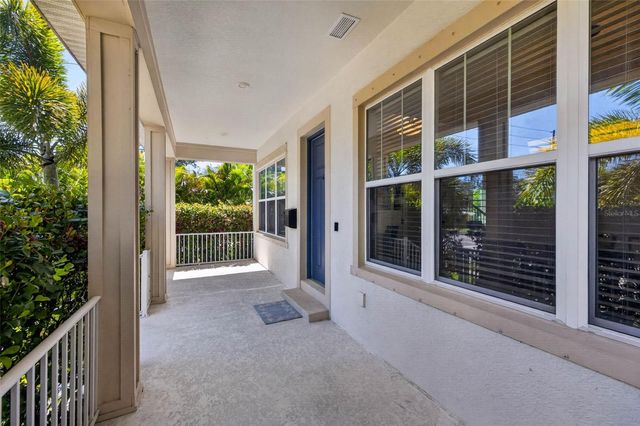 293 18TH AVENUE S, St Petersburg, FL 33705