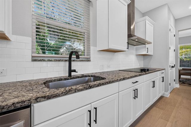 293 18TH AVENUE S, St Petersburg, FL 33705