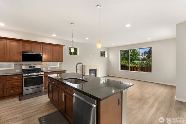 28226 226th Place SE, Maple Valley, WA 98038
