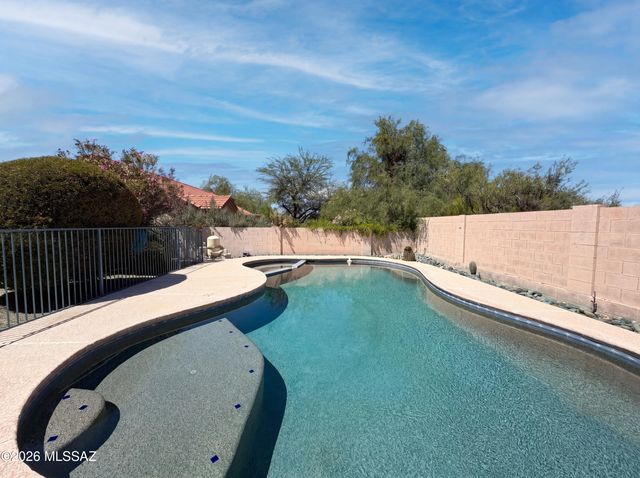541 S Stoner Avenue, Tucson, AZ 85748