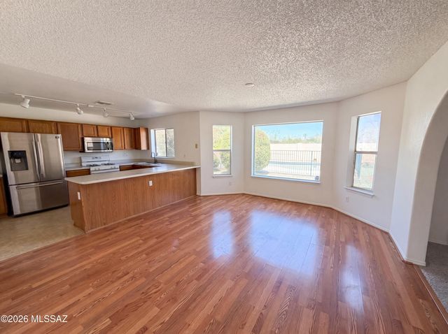 541 S Stoner Avenue, Tucson, AZ 85748