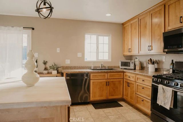 1240 E Navajo, Barstow, CA 92311