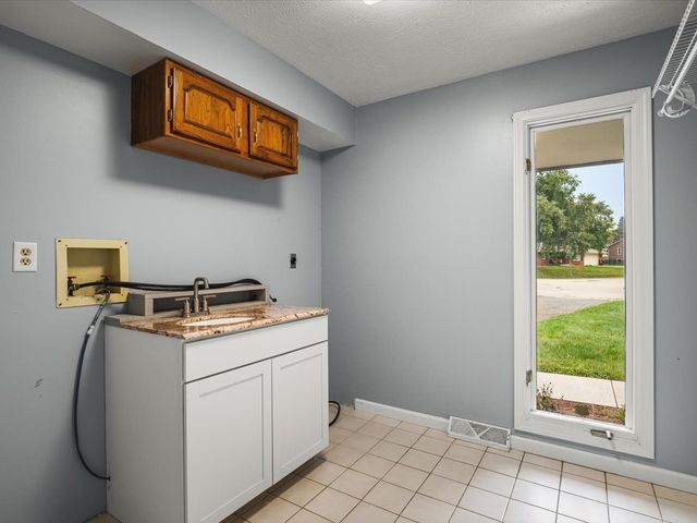 6022 Fireside Drive, Rockford, IL 61114
