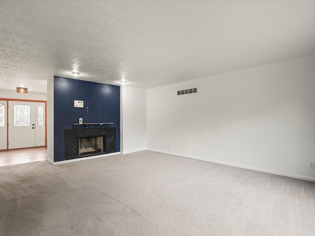 6022 Fireside Drive, Rockford, IL 61114