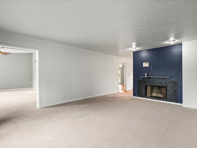 6022 Fireside Drive, Rockford, IL 61114