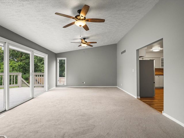 6022 Fireside Drive, Rockford, IL 61114