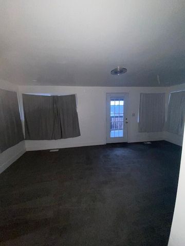 518 Arlington Ave, N Versailles, PA 15137