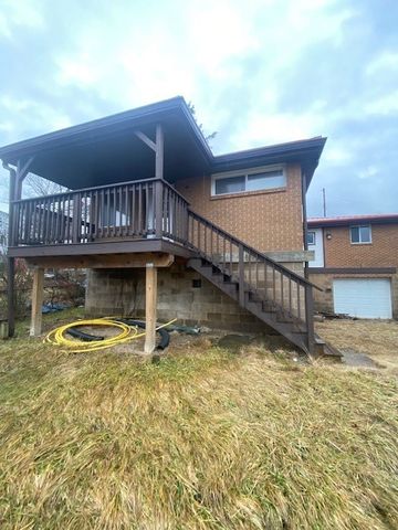 518 Arlington Ave, N Versailles, PA 15137