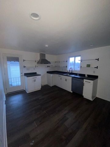 518 Arlington Ave, N Versailles, PA 15137