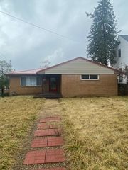 518 Arlington Ave, N Versailles, PA 15137