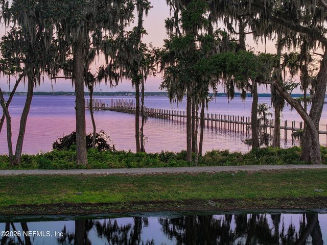 135 OAK PARK Drive, St. Johns, FL 32259