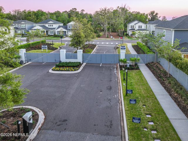 135 OAK PARK Drive, St. Johns, FL 32259