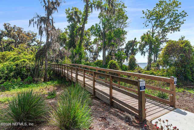 135 OAK PARK Drive, St. Johns, FL 32259