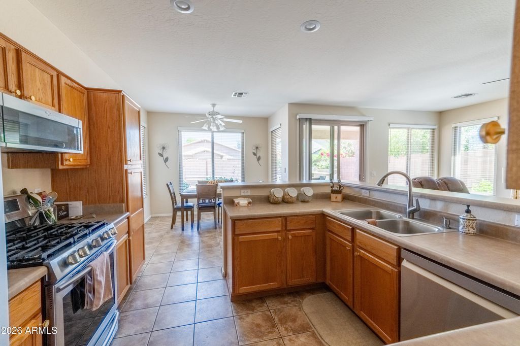 29839 N LITTLE LEAF Drive, San Tan Valley, AZ 85143 — photo 2