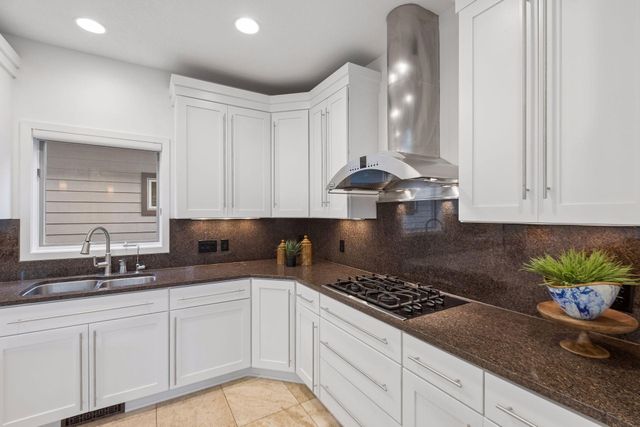 6484 Ivy Way, Edina, MN 55436