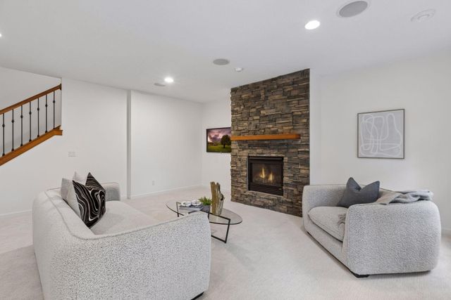 6484 Ivy Way, Edina, MN 55436