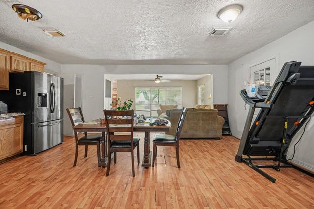 2917 48th Street, Dickinson, TX 77539