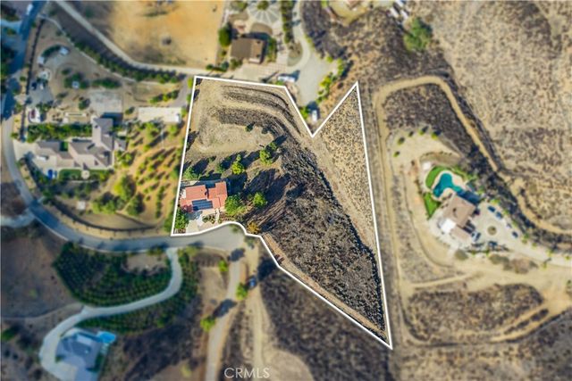 30990 Blackhorse Drive, Canyon Lake, CA 92587