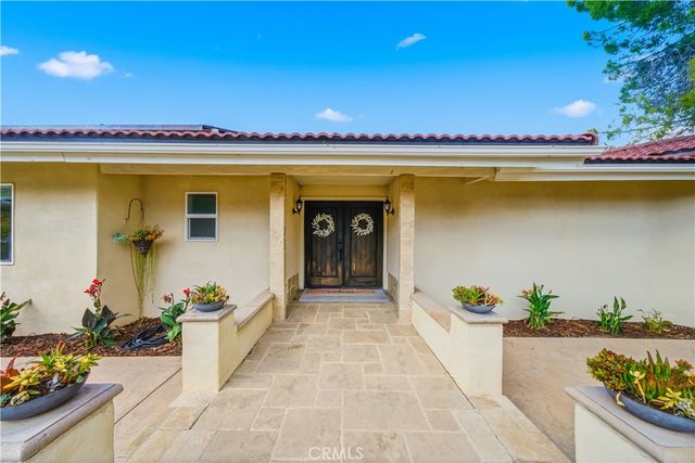 30990 Blackhorse Drive, Canyon Lake, CA 92587