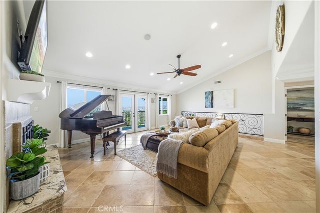 30990 Blackhorse Drive, Canyon Lake, CA 92587