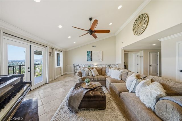 30990 Blackhorse Drive, Canyon Lake, CA 92587