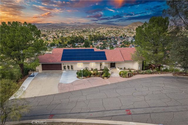 30990 Blackhorse Drive, Canyon Lake, CA 92587