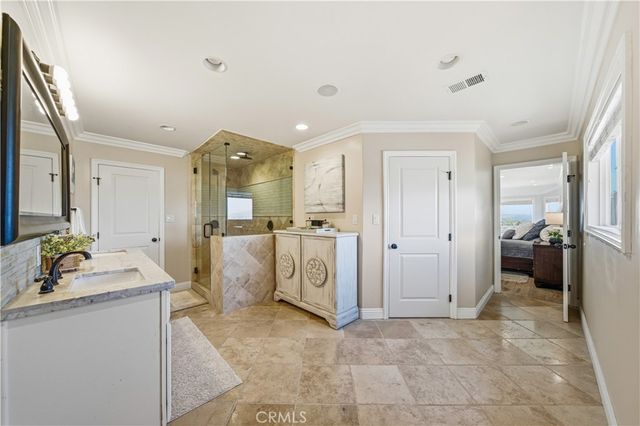 30990 Blackhorse Drive, Canyon Lake, CA 92587