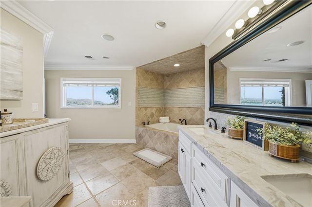 30990 Blackhorse Drive, Canyon Lake, CA 92587