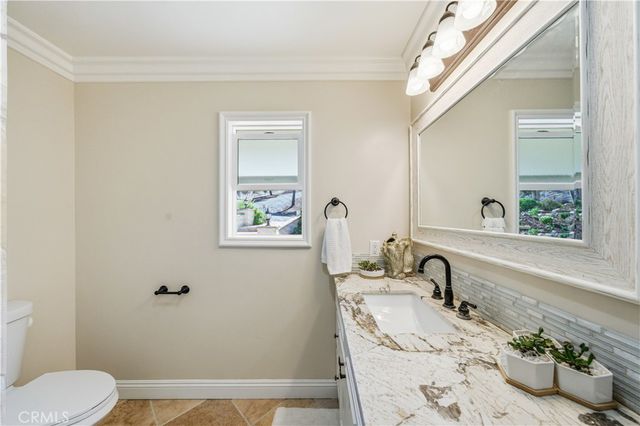 30990 Blackhorse Drive, Canyon Lake, CA 92587