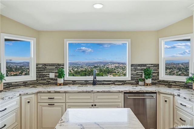 30990 Blackhorse Drive, Canyon Lake, CA 92587