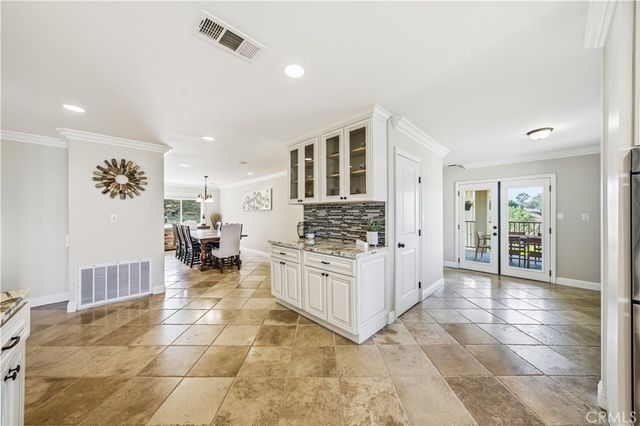 30990 Blackhorse Drive, Canyon Lake, CA 92587