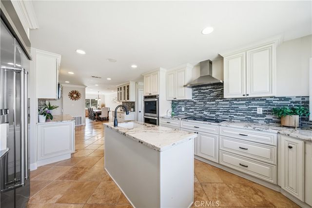 30990 Blackhorse Drive, Canyon Lake, CA 92587