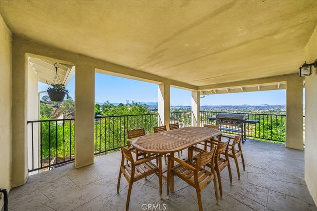 30990 Blackhorse Drive, Canyon Lake, CA 92587
