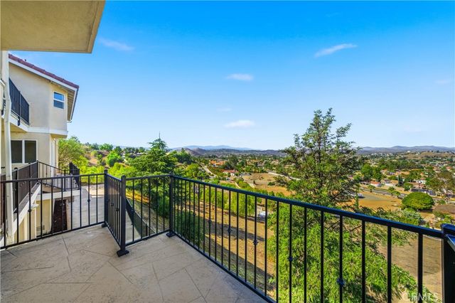 30990 Blackhorse Drive, Canyon Lake, CA 92587