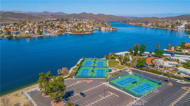 30990 Blackhorse Drive, Canyon Lake, CA 92587