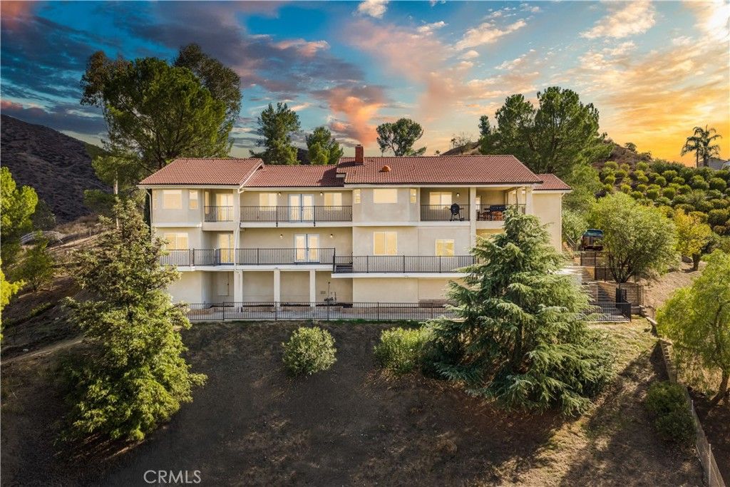 30990 Blackhorse Drive, Canyon Lake, CA 92587