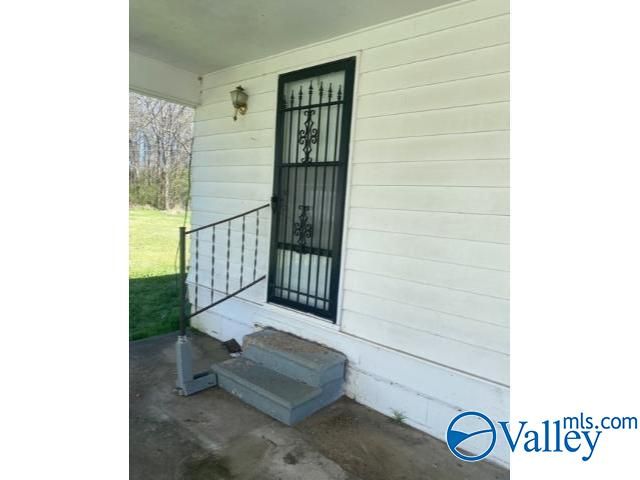 50 Rainbow City Drive, Florence, AL 35633