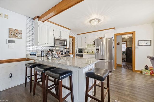 4108 Lakeview DR, Chesapeake, VA 23323