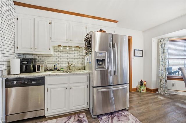 4108 Lakeview DR, Chesapeake, VA 23323