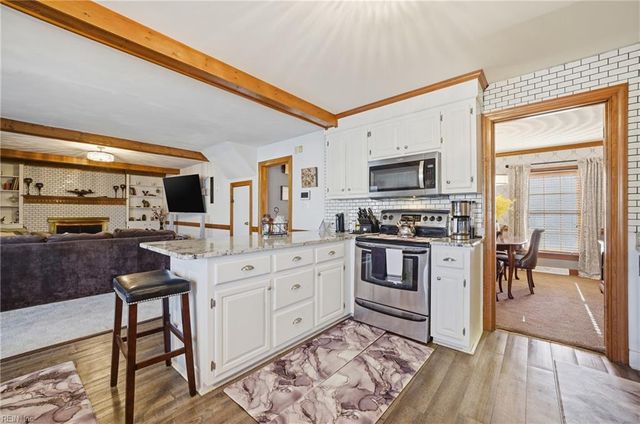 4108 Lakeview DR, Chesapeake, VA 23323