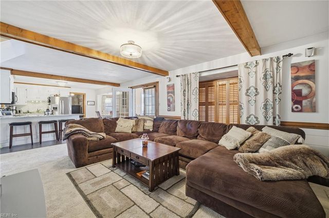 4108 Lakeview DR, Chesapeake, VA 23323