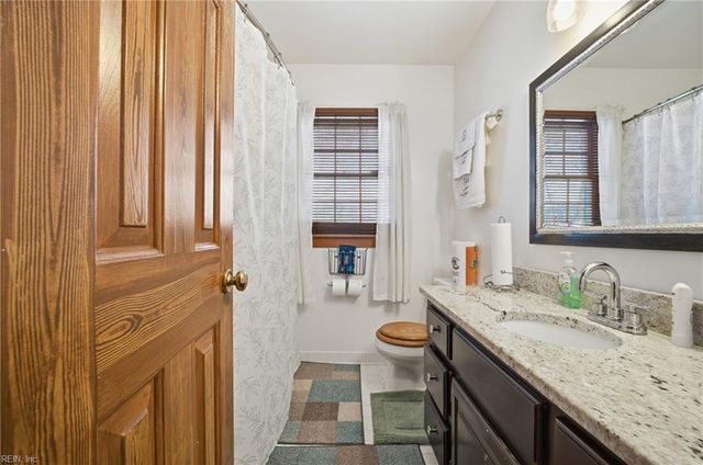 4108 Lakeview DR, Chesapeake, VA 23323