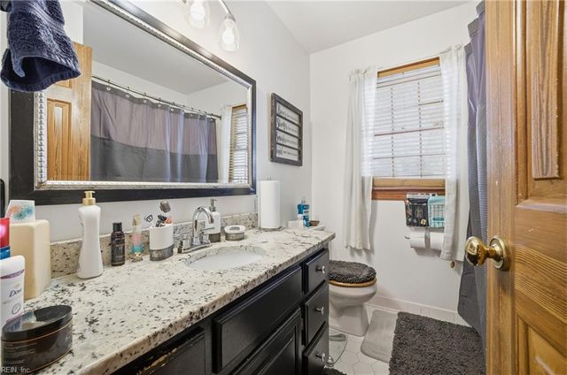 4108 Lakeview DR, Chesapeake, VA 23323