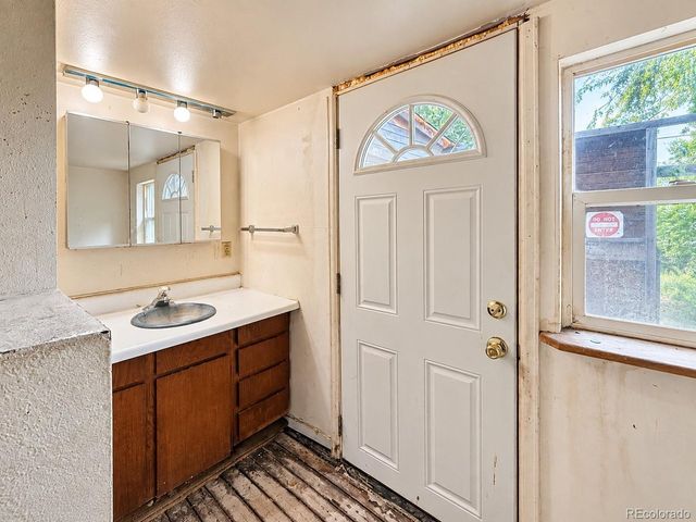 1309 Chester St, Aurora, CO 80010