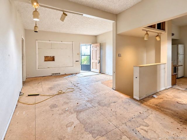 1309 Chester St, Aurora, CO 80010